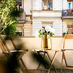 2 Bedroom - Terrasse - Wifi - Kaffee - Zentral - Ruhig - Business Apartmán *