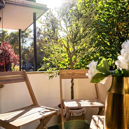 2 Bedroom - Terrasse - Wifi - Kaffee - Zentral - Ruhig - Business *