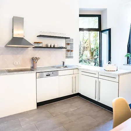 2 Bedroom - Terrasse - Wifi - Kaffee - Zentral - Ruhig - Business Lejlighed