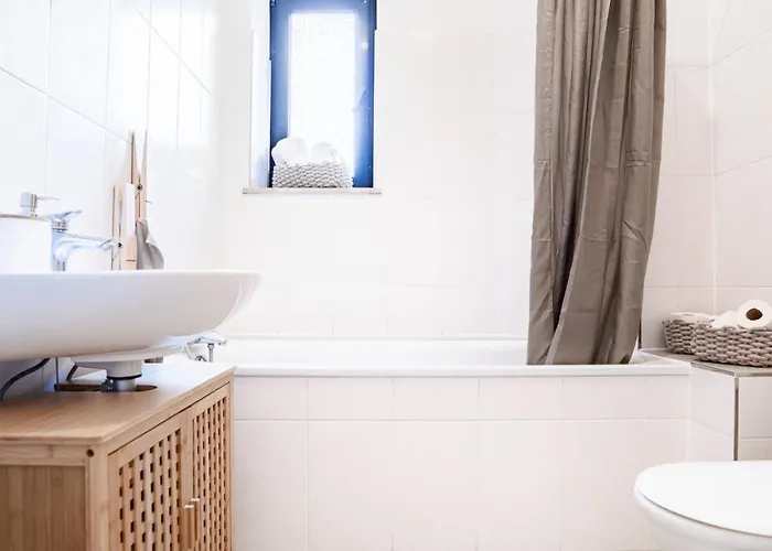 2 Bedroom - Terrasse - Wifi - Kaffee - Zentral - Ruhig - Business *